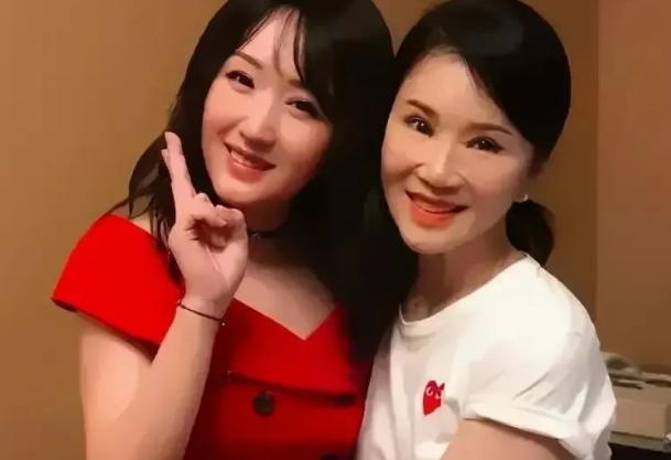 杨钰莹不知什么叫皱纹吗？