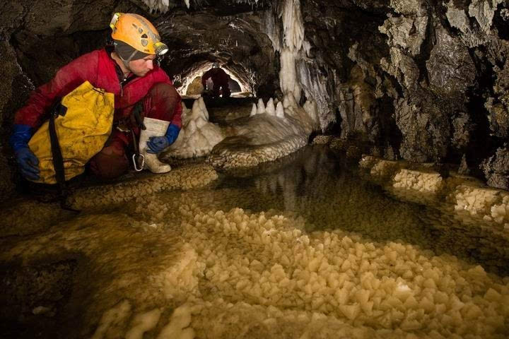 10多名驴友在未开发溶洞探险失联，你怎么看待这种探险行为？