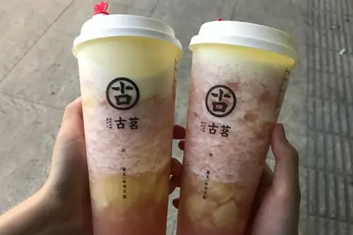 古茗奶茶被曝喝出壁虎！实际情况如何？为何奶茶店频现食品安全问题？