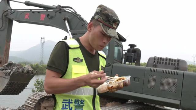 湖北竟出动世界最大直升机封堵溃口，如何看待此事？