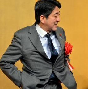 安倍晋三为什么能当这么久首相？