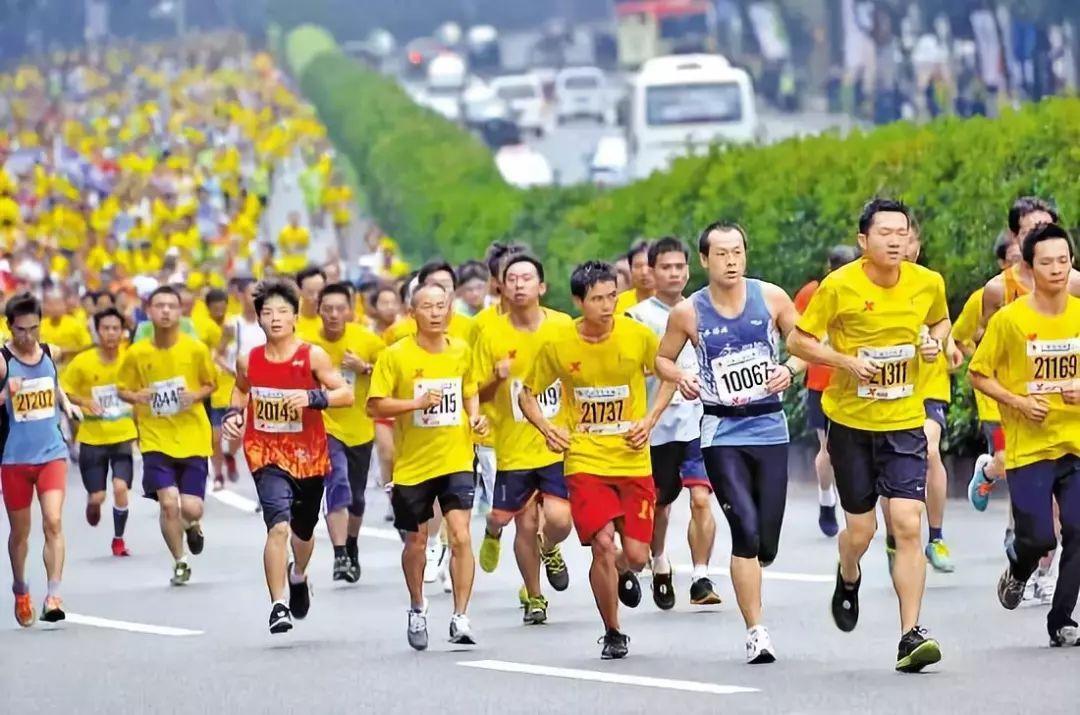 网曝贵州百里杜鹃山地马拉松赛后奖牌遭哄抢，组委会是如何回应的？