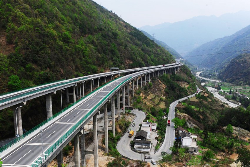 雅西高速公路的线路资料