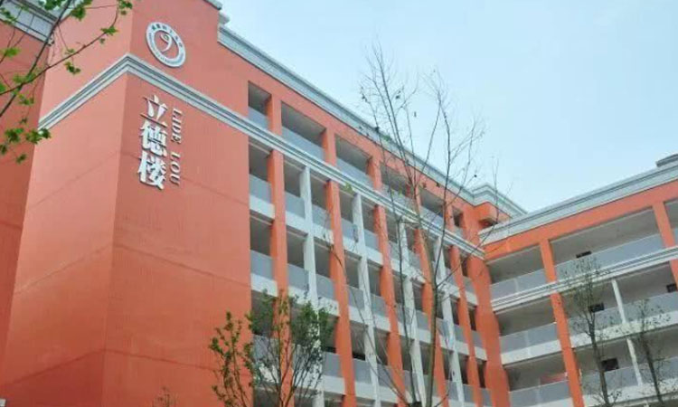 学生坠楼离世，学校却拒向家长公开监控，此事背后究竟有何猫腻？