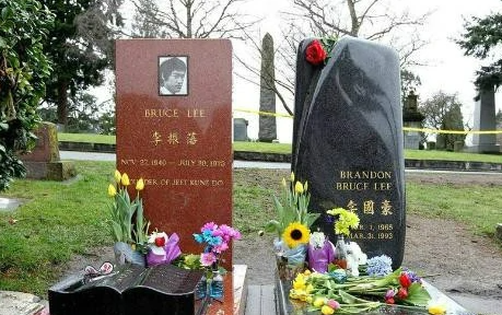 李小龙的儿子怎么死的？