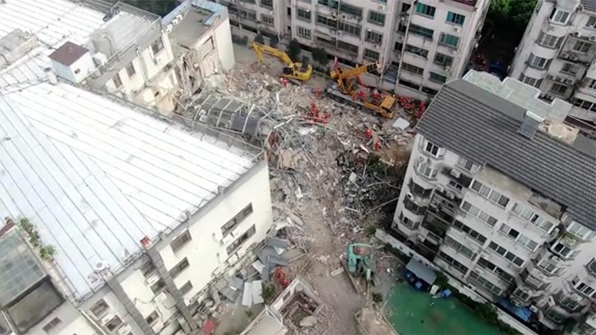 苏州酒店辅房坍塌事故已救出14人，其中8人遇难，谁该为这些死者负责？