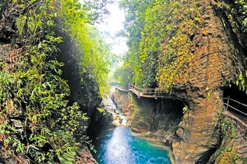 重庆黑山谷和金刀峡哪一个更好玩点