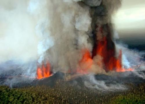 刚果火山喷发致多人死亡，大量房屋和设施被毁，当地政府采取了哪些举措？